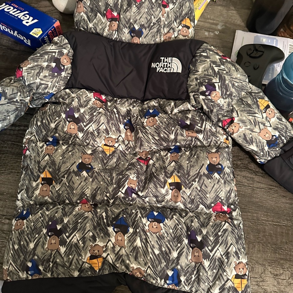 North face snow suit size 9-12 months
